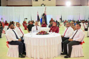 އިތުރު 10 ކުއްޖަކު ބޯންމެރޯ ހަދަން ފޮނުވަނީ