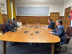 ޓްރޭޑް އަދި އިންވެސްޓްމަންޓްގެ ދާއިރާއިން ގުޅުން ބަދަހު ކުރުމަށް މަޝްވަރާ ކޮށްފި