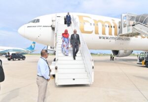 ސިންގަޕޫރަށް ކުރެއްވި ނުރަސްމީ ދަތުރުފުޅު ނިންމަވައިލެއްވުމަށްފަހު ރައީސްގެ ދެކަނބަލުން ރާއްޖެ ވަޑައިގެންފި