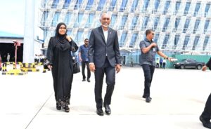 ރައީސް އުމްރާގެ އަޅުކަން އަދާކުރުމަށް ފުރާވަޑައިގެންފި