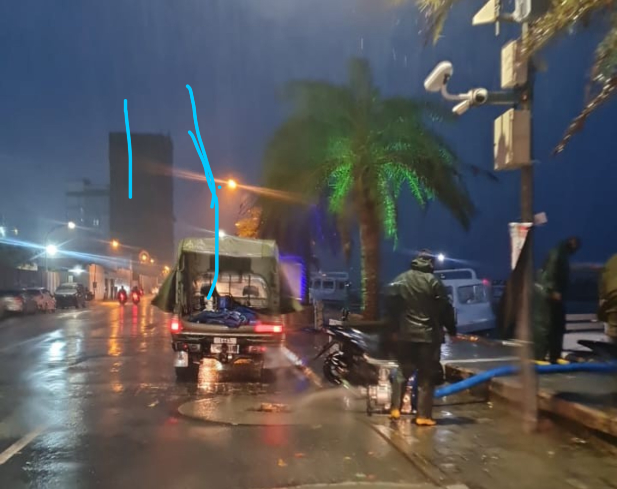 ބޯކޮށް ވާރޭވެހި އެމްއެންޑީއެފްއިން މާލޭގެ މަގުތަކުގައި ފެންހިންދަން ފަށައިފި