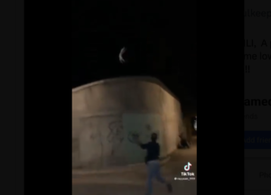 އުސް ފާރެއްގެ މަތިން ބުޅަލެއް އެއްލާލި މީހެއްގެ މައްސަލަ ފުލުހުން ބަލަން ފަށައިފި