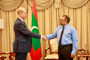 ފްރާންސްއިން ރާއްޖެއަށް ކަނޑައަޅާފައިވާ ސަފީރު އަވަހާރަވުމާ ގުޅިގެން ފަރަންސޭސި ރައީސަށް ރައީސް ތަޢުޒިޔާ ވިދާޅުވެއްޖެ