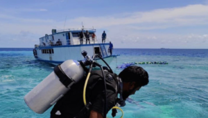 މުދާ ބަރުކޮށްގެން ދަތުރު ކުރަނިކޮށް ފަރަށް އެރި ބޯޓު ފުންކޮށްފި