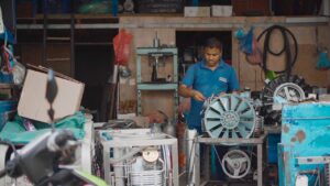 ހުޅުމާލޭގެ އެކި ސަރަހައްދުގައި ގަވައިދާ ހިލާފަށް ބަހައްޓާފައިވާ ތަކެތި ނަގަން އަންގައިފި