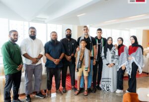 އަގާޒާގައި ތާށިވެފައިތިބި، އައިޔޫއެމްގައި މަސައްކަތްކުރާ ފަލަސްތީނުގެ ޕްރޮފެސަރެއްގެ އާއިލާ ރާއްޖެ ގެނެސްފި