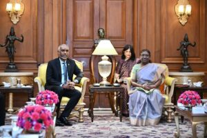 ރައީސު މުއިއްޒު އިންޑިއާގެ ރައީސާއި ބައްދަލުކުރައްވައިފި