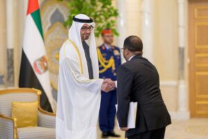 މުންދު ސަފީރުކަމުގެ ފަތްކޮޅު އަރުވައިފި