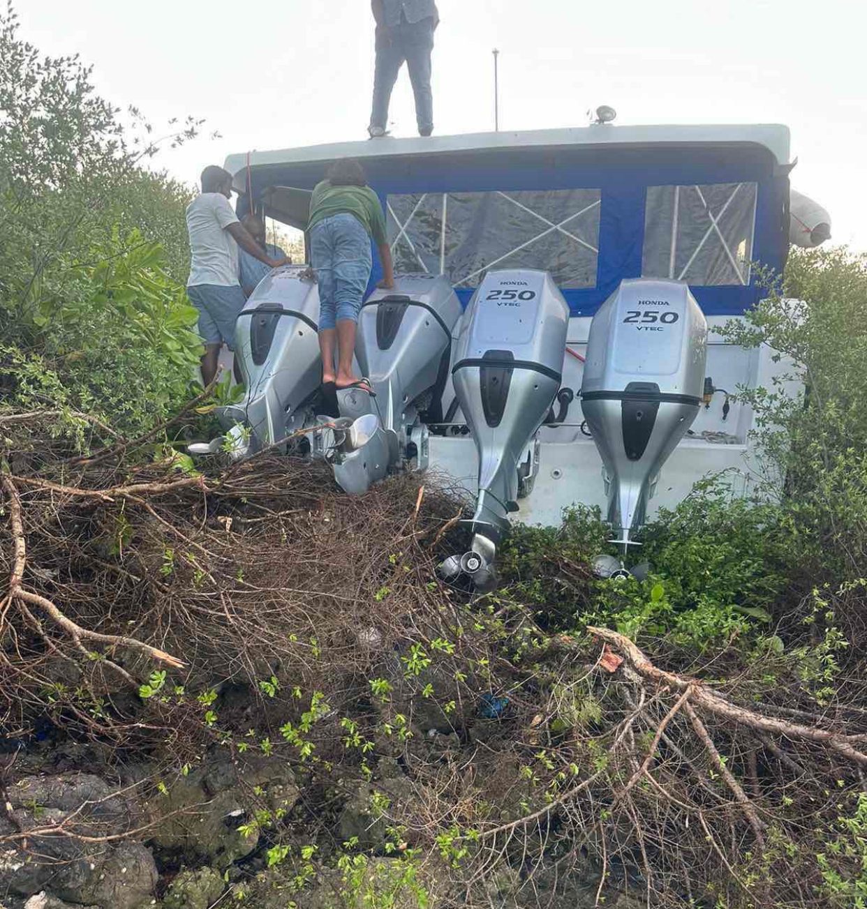 ތ. ކިނބިދޫ ނެރު ފަސްގަނޑަށް ލޯންޗު އެރި ހާދިސާގައި ދެމީހަކަށް އަނިޔާ ވެއްޖެ