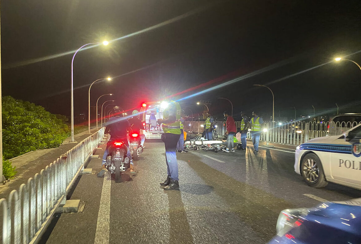 ރޭގެ އެކްސިޑެންޓަށްފަހު ފިލި މީހާ އަދިވެސް ނުފެނޭ