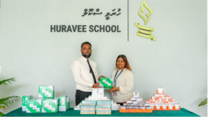 ހުރަވީ ސްކޫލުގެ "ހުނަރު ވެހި" އަށް ބޭނުންވާ ސާމާނުތައް ހަދިޔާކޮށްފި