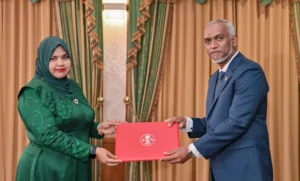 ޝަމްނާޒް ސްޓޭޓް މިނިސްޓަރުކަމުން ވަކިކޮށްފި