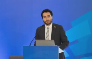 ރާއްޖޭގެ އިގްތިސާދަށް ކުރިމަތިވެފައިވަނީ ފާއިތުވި 10 އަހަރުގެ ދަރަނީގެ މައްސަލައެއް: އާޑަމް އޭޓަސް