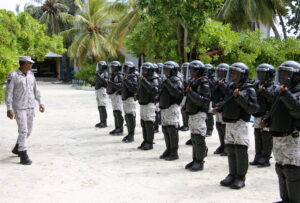 ކަރެކްޝަންސްގެ 13 އޮފިސަރުންގެ ތެރެއިން 5 އޮފިސަރެއްގެ މައްސަލަ ކޯޓަށް ފޮނުވައިފި