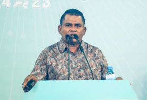 މަސްވެރިންގެ މުޒާހަރާ ރާވާ ހިންގަނީ ބަޔަކު އަޑީގައި ތިބެގެން: ޝާހިދު