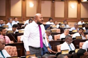 މުޒާހަރާ ކުރަނީ މަސްވެރިންނަށް ފައިސާކޮޅު ދޭނެ ކަން ޔަގީންވާތީ: ޝުޖާއު