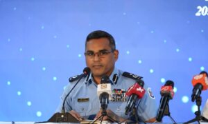 ޝަމްނާޒްއާއި އިތުރު ބަޔަކު ހައްޔަރުކޮށް ތަހުގީގު ކުރިޔަށްދަނީ ސިހުރު ހެދުމުގެ ތުހުމަތުގައި: ފުލުހުން