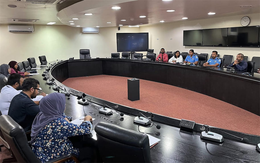 އެންޓި ސްކޭމް ސެންޓަރު ގާއިމުކުރުމުގެ މަސައްކަތްތަކާ ގުޅޭގޮތުން މައުލޫމާތުދިނުމަށް މީޑިއާތަކާއެކު ބައްދަލުވުމެއް ބާއްވައިފި