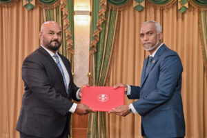 ހޯމް މިނިސްޓްރީގެ ސްޓޭޓް މިނިސްޓަރުކަމަށް ބަދަލުކުރެއްވި މާނިއު މަގާމުން އިސްތިއުފާ ދެއްވައިފި