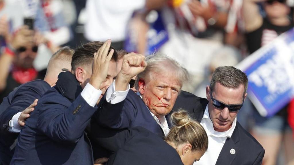 ޓްރަމްޕް އަވަހާރަކޮށްލަން ދިން ހަމަލާއަކުން ސަލާމަތްވެވަޑަގެންފި