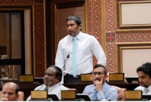 އިދިކޮޅުން މުޒާހަރާ ކުރަނީ ސިޔާސީ މަގްސަދު ހާސިލްކުރަން: އަބުޅޯ