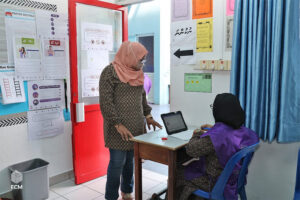 ޝައުގުވެރިކަމެއް ނެތް ބައި އިލެކްޝަންއެއް، ވޯޓު ލީ އެންމެ %27 މީހުން