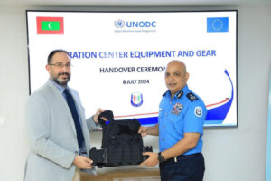 ޓެރަރިޒަމާ ދެކޮޅަށް އެހީތެރިވެދޭން ބައެއް ތަކެތި ހަދިޔާ ކޮށްފި