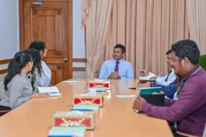 ނައިބު ރައީސް، ޔޫތު ޕޮލިސީ އެޑްވައިޒަރީ ގުރޫޕާ ބައްދަލުކުރައްވައިފި