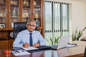 ގަވަނަރު ހާޝިމް ވަކިކޮށް، މުނައްވަރު އައްޔަން ކުރައްވަނީ