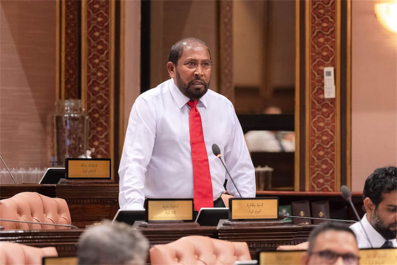 ރިޔާސީ އިންތިހާބު ކާމިޔާބުކުރަން ކޮންމެ ވާހަކައެއް ދެއްކިފައި އޮތަސް، މިހާރު ޖެހޭނީ ގައުމު ސަލާމަތް ކުރަން: ގާސިމް