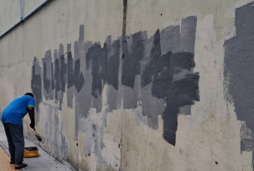 މާލޭ ސިޓީގެ އެކި ސަރަހައްދުތަކުގައި އާންމު އިޖުތިމާއީ މިންގަނޑުތަކާ ހިލާފަށްހުރި ގްރެފިޓީތައް ނައްތާލަނީ