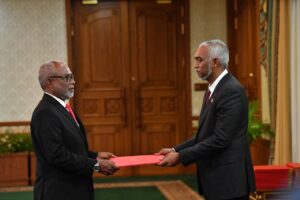 ރައީސް ޑރ. މުޢިއްޒުގެ ޚާރިޖީ ސިޔާސަތަށް އަބުދުއްރަހީމްގެ ތަޢުރީފު