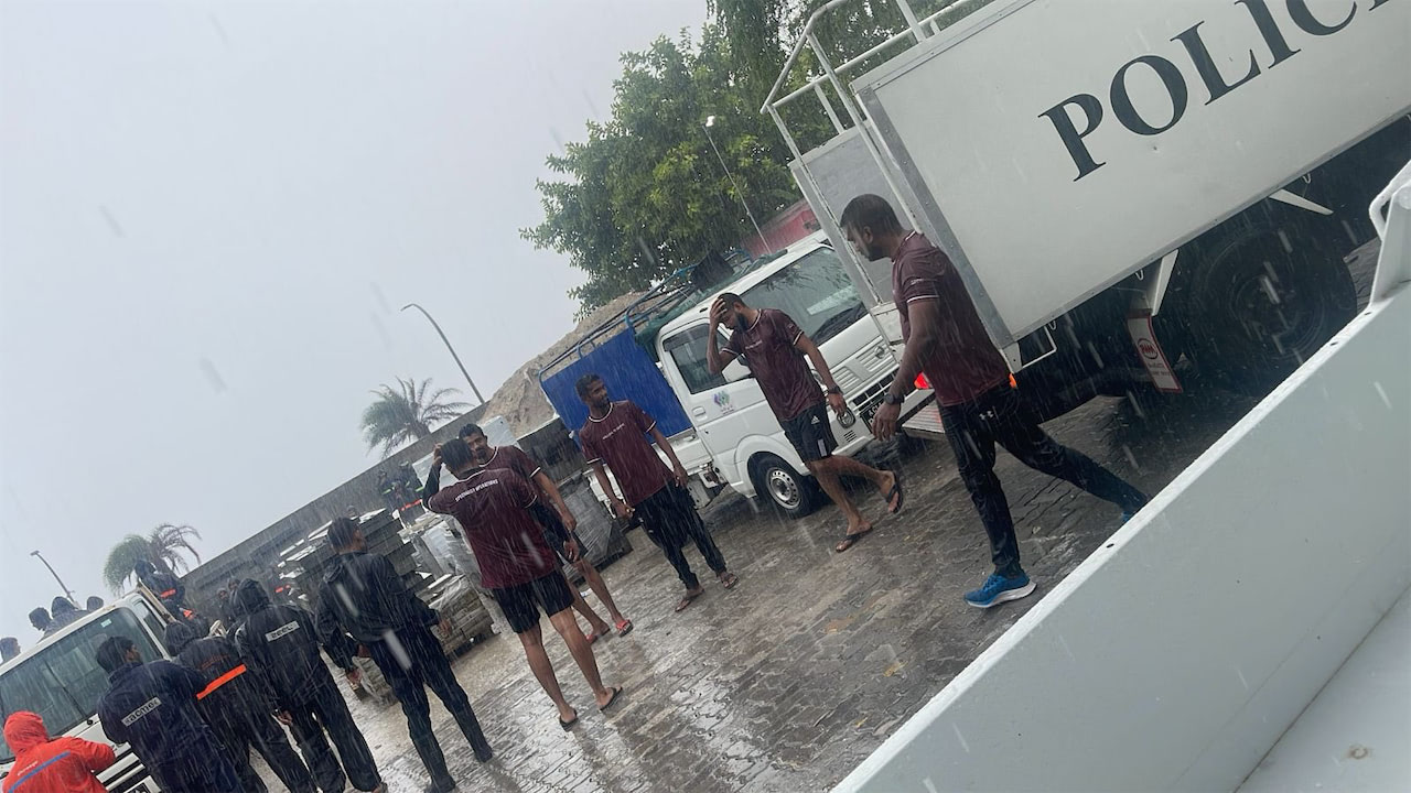 ރާއްޖެއަށް ކުރަމުންދާ ވިއްސާރާގައި، މާލެ އަތޮޅުގެ ބައެއް ރަށްތަކަށް ގެއްލުންވެ، ފުލުހުން އެހީތެރިކަން ފޯރުކޮށްދޭން ފަށައިފި