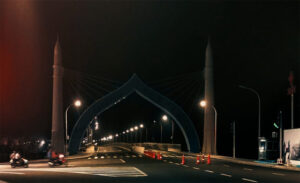 ބުރިޖު ލައިޓް ކައިރީ އެކްސިޑެންޓެއްވެ، 3 މީހަކަށް ފަރުވާ ދެނީ