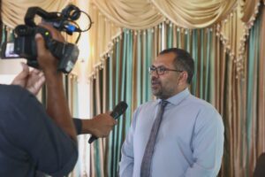 ފޮރިން މިނިސްޓަރ މޫސާ ޒަމީރު ބަޙްރައިންއަށް ކުރެއްވި ރަސްމީ ދަތުރުފުޅު ނިންމަވާލައްވައިފި