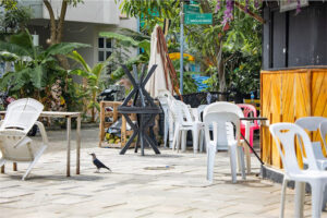 ހުޅުމާލޭގެ ދުވާރުމަތީގެ ގޮނޑިތަކާއި ބިޔަގަސް ނަގަން ފަށައިފި