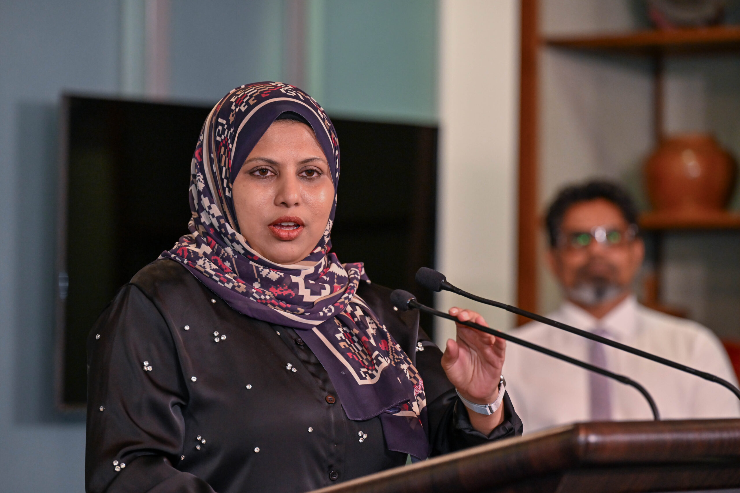 އިސްރާއީލު ޕާސްޕޯޓު މަނާކުރުމުގެ މަސައްކަތް މަޖިލިސް ޗުއްޓީއަށްފަހު ކުރިއަށްދާނެ: ހީނާ