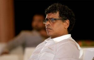 ފުލުހުންގެ ނަމުގައި ސައްހަނޫން ބަޔާނެއް ދައުރުކުރިކަމަށް ތުހުމަތުކޮށް ތައްޔިބު ޕޮލިހަށް ހާޒިރު ކޮށްފި