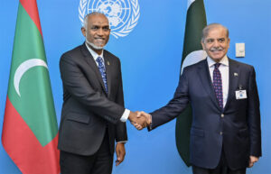 ރައީސް މުއިއްޒު ޕާކިސްތާންގެ ބޮޑުވަޒީރާ ބައްދަލު ކުރައްވައިފި