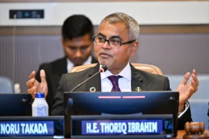 ފަތުރުވެރިކަމާއި ތިމާވެށްޓާބެހޭ ވަޒީރު ޠާރިޤަށް މަޖިލީހުން ރުހުން ދީފި