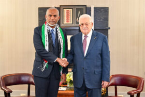 ރައީސް މުއިއްޒުއާއި މަހުމޫދު އައްބާސްއާއި ބައްދަލު ކުރައްވައިފި، ދެ ލީޑަރުންވެސް ގޮވާލެއްވީ ހަނގުރާމަ ހުއްޓާލުމަށް