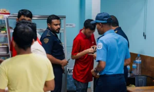 ޤަވާއިދާ ޚިލާފަށް އުޅޭ ބިދޭސީން ހޯދުމަށް ހުޅުމާލޭގައި ބޮޑު އިންސްޕެކްޝަނެއް ކުރިއަށް ގެންގޮސްފި