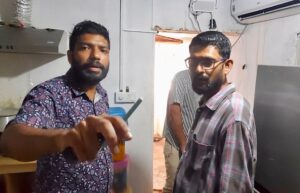 އިމިގްރޭޝަންގެ އޮފިޝަލުންތަކެއް ކަމަށް ހެދި، ބިދޭސީންގެ އަތުން ފައިސާއާއި ފޯނެއް ފޭރިގެންފި