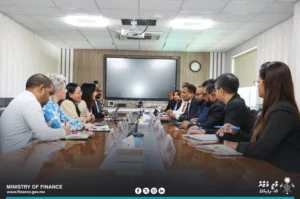 ރާއްޖޭގެ މާލީ ހާލަތާ ގުޅޭގޮތުން އޭޝިއަން ޑިވެލޮޕްމަންޓް ބޭންކާ މަޝްވަރާކޮށްފި