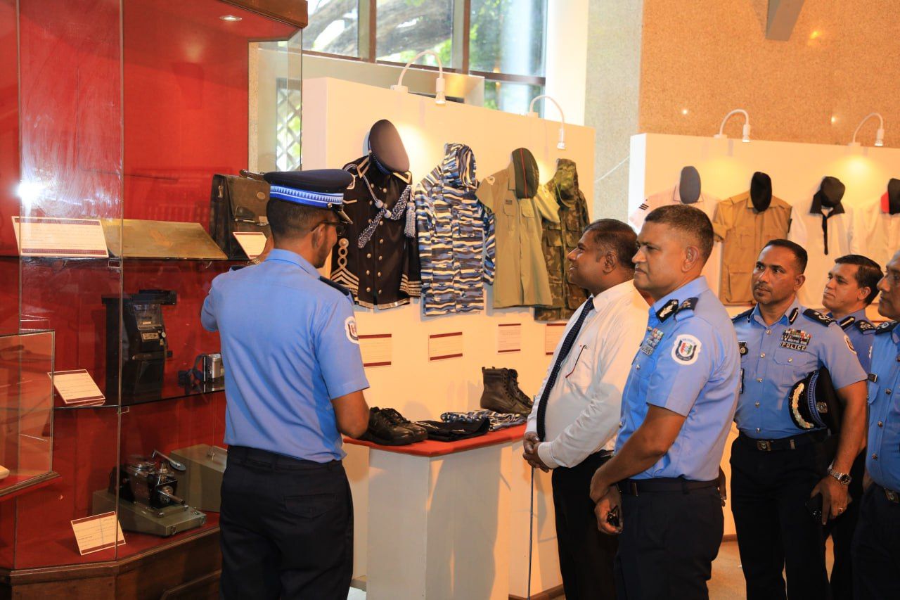 ފުލުހުންގެ ޚިދުމަތުގެ ދުވަހާ ގުޅިގެން ފުލުހުންގެ އާސާރު އާންމުންނަށް ދައްކާލަނީ