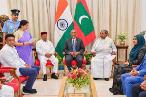 އިންޑިއާގެ ކަރްނާޓަކާ ސްޓޭޓްގެ ގަވަރުނަރާ ރައީސް ބައްދަލުކުރައްވައިފި