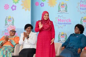 މަރކް ފައުންޑޭޝަންގެ ލުމިނަރީ ކޮންފަރެންސް ހުޅުމުވުގެ ރަސްމިއްޔާތުގައި މެޑަމް ސާޖިދާ ބައިވެރިވެވަޑައިގަންނަވައިފި