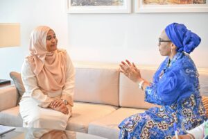 މެޑަމް ސަޖިދާ، ގެމްބިއާގެ ފަސްޓް ލޭޑީއާ ބައްދަލުކުރައްވައިފި