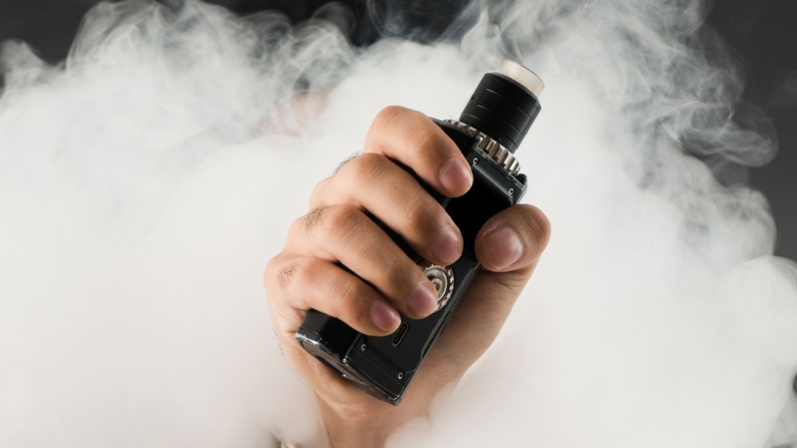 ބޮޑެތި ޖޫރިމަނާތަކާއެކު، ވޭޕް އެތެރެކުރުމާއި، ބޭނުން ކުރުމާއި، ވިއްކުމާއި ހިލޭ ބެހުންވެސް މަނާކުރުމަށް އިސްލާހު ހުށަހަޅައިފި