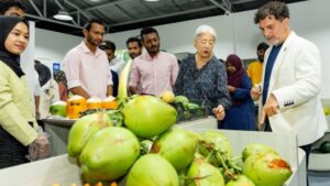 އއ.ތޮއްޑޫގައި ގާއިމް ކުރެވުނު 'އިހުރު ބާޒާރު' ޖަޕާން ސަފީރު ހުޅުއްވާ ދެއްވައިފި